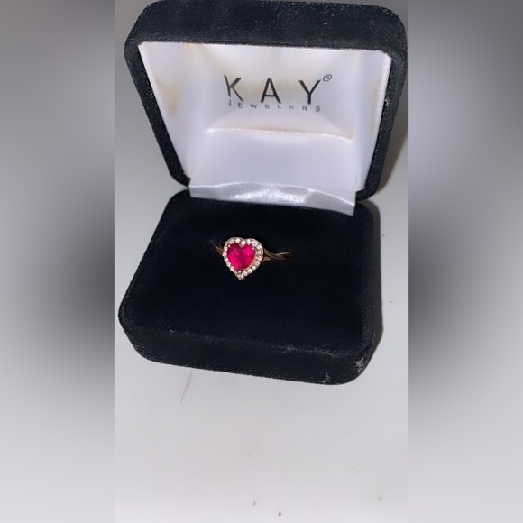 Heart shaped Ruby ring with rose gold and diamond - Picture 3 of 7